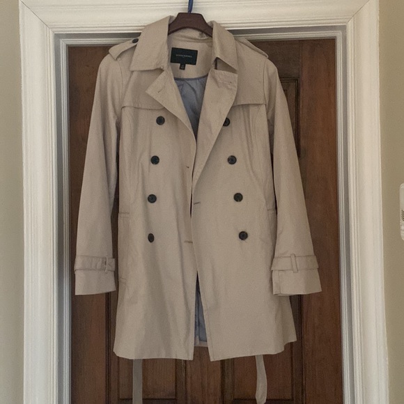 Banana Republic Trench Coat.  Brand New, Never Worn! Size (M) - Picture 3 of 12